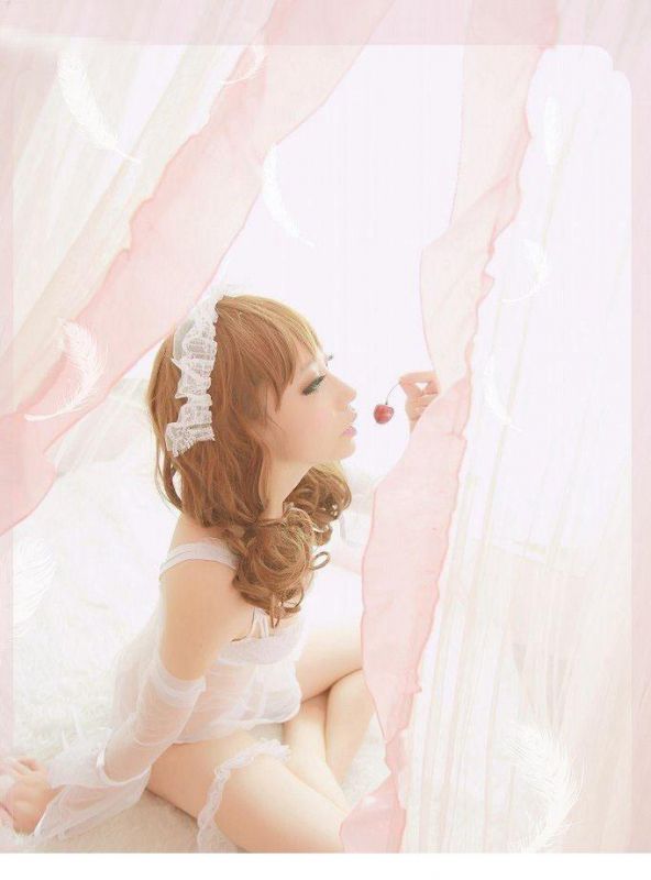 日本朦胧性感美胸美女高清写真