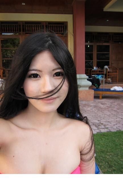 陈维芊性感比基尼海边诱惑写真
