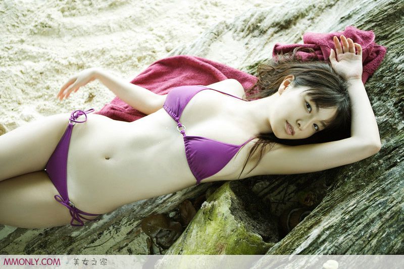 妩媚泳装美女沙滩性感写真
