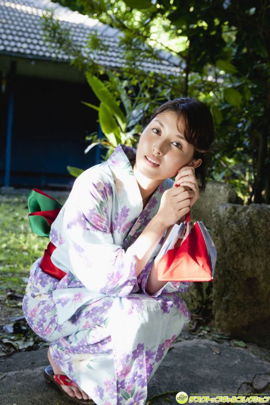 日本少妇桥本爱性感内衣私房照