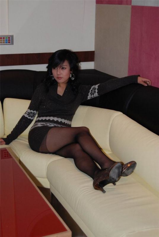 黑丝时尚美腿美女高清写真