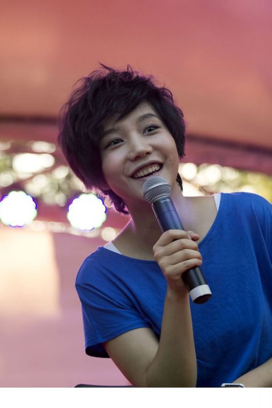女星李霄云高清活动照
