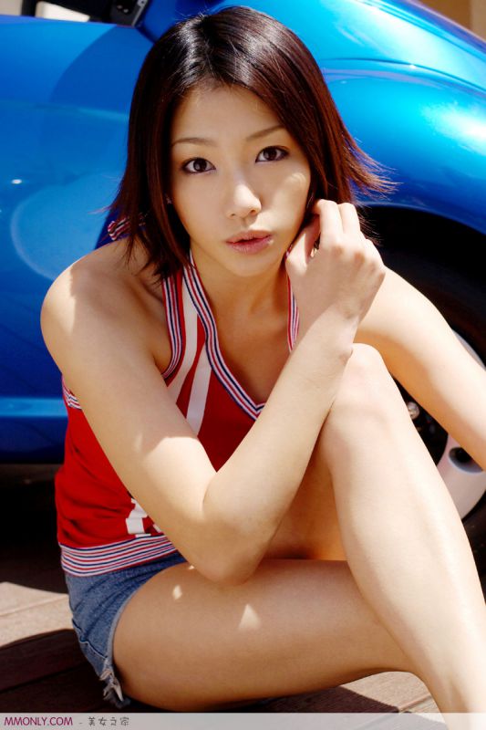 清纯短发美眉私房写真