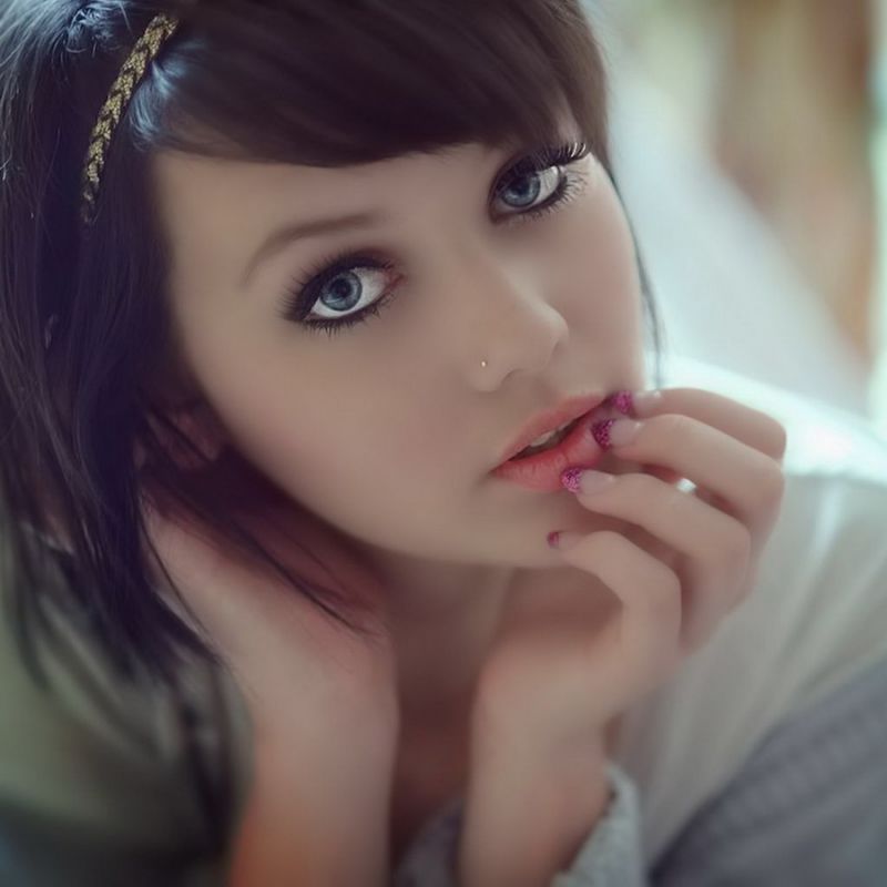 赵卓娜蕾丝短裙唯美写真