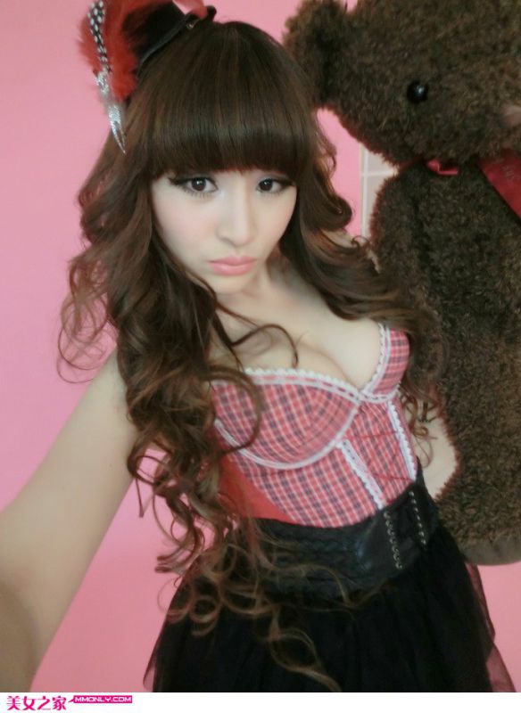 爆乳美女性感迷人写真