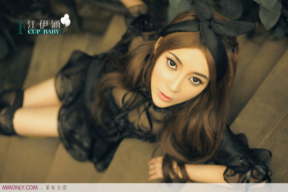 模特江伊涵森系清纯迷人写真