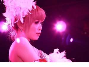 日本美女明星红音萤高清性感写真