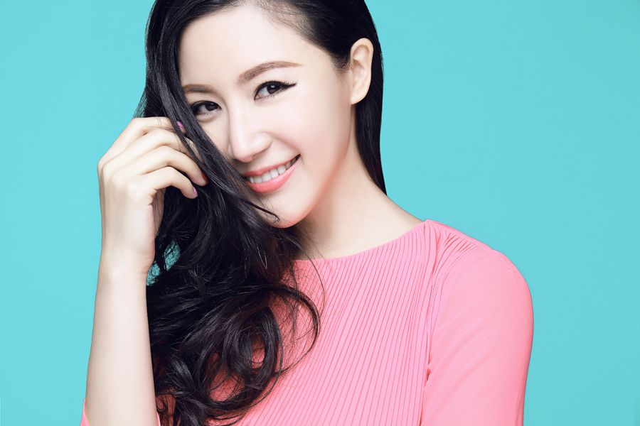 美女明星刘梓妍优雅长裙迷人写真