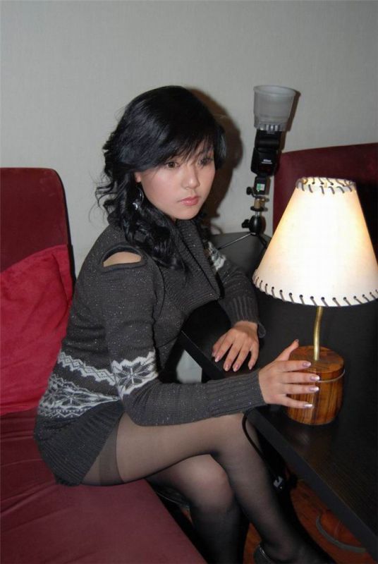 黑丝时尚美腿美女高清写真