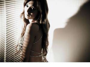 韩国“电音女王”蔡妍性感写真