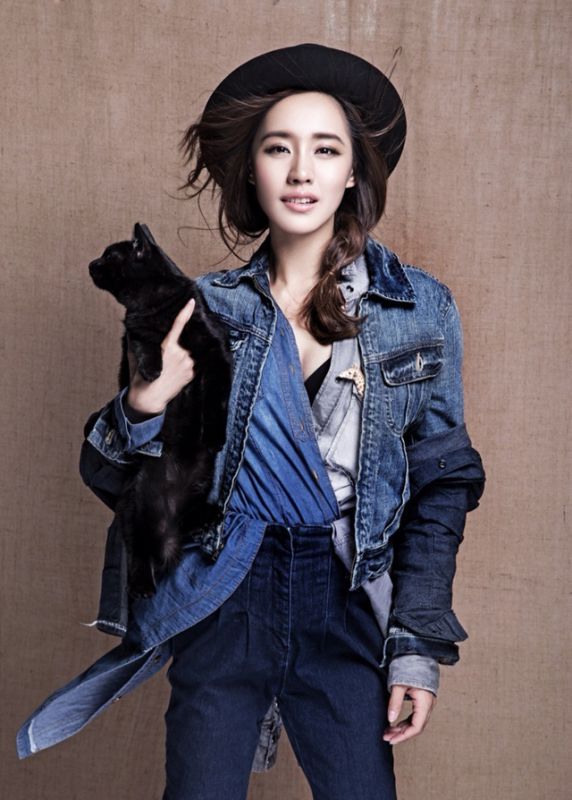 女星王智牛仔衫酷帅写真集