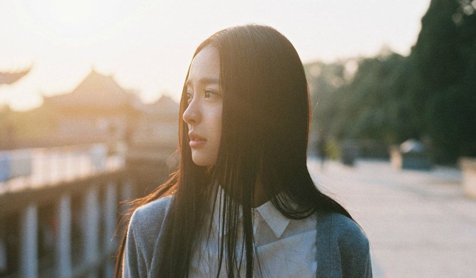 女神李莎F子户外写真大图