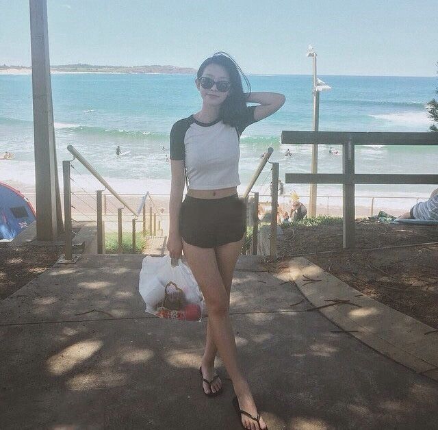 清纯校花甜美迷人自拍照