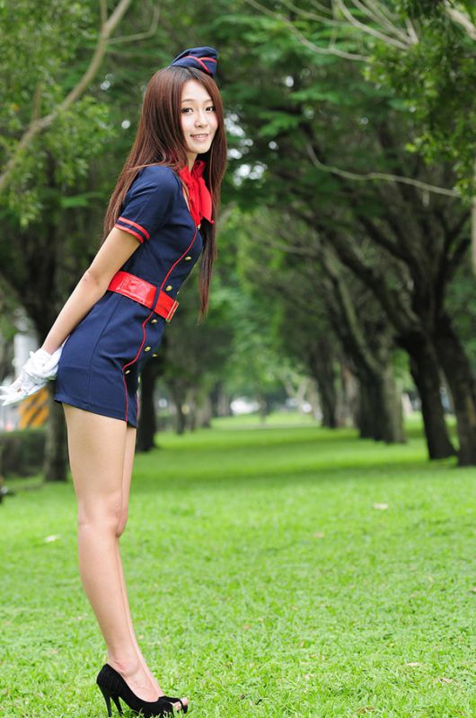 空姐制服美女秀长腿高清写真