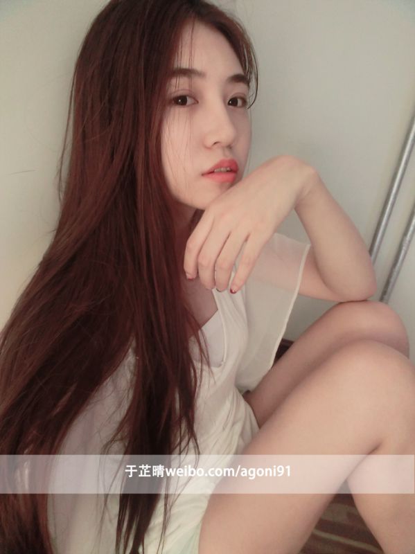90后嫩模于芷晴性感私房照