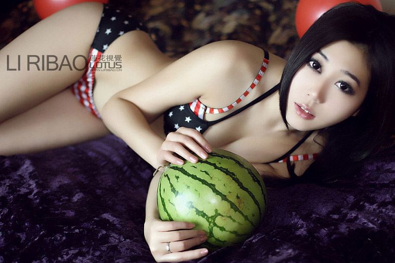 马萍彦媚诱惑内衣私房写真