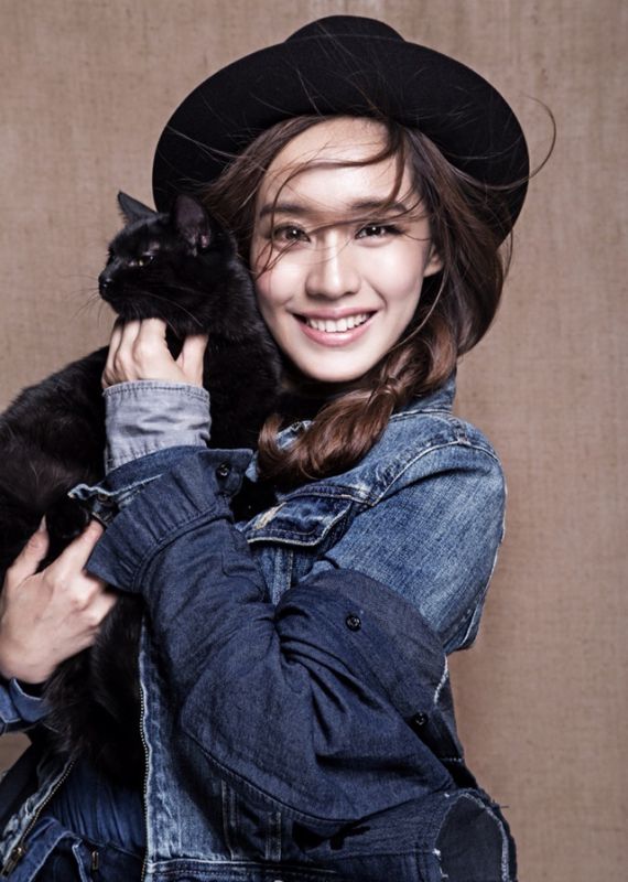 女星王智牛仔衫酷帅写真集