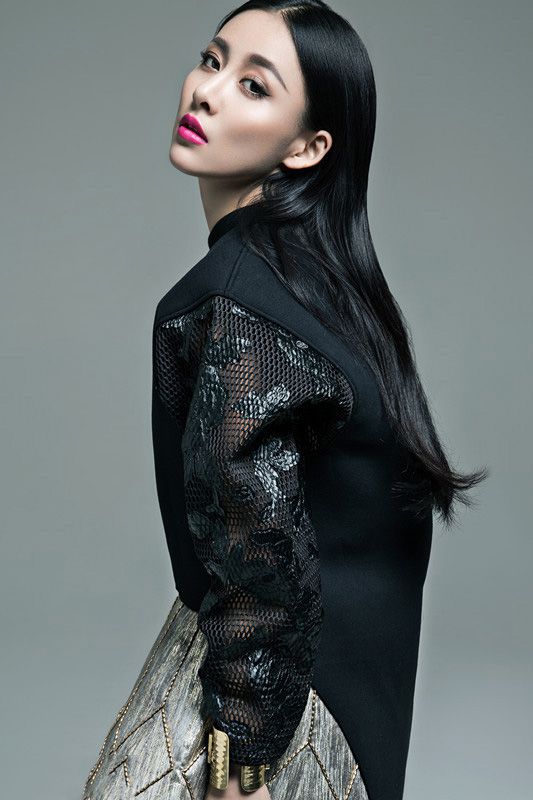 贾青性感红唇个性时尚高清写真