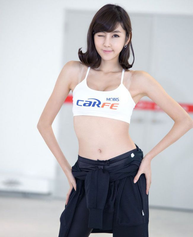 可爱卖萌韩星崔星儿迷人写真