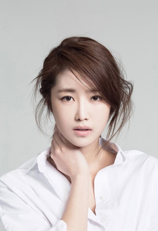 韩星郑珠妍白衬衫唯美写真