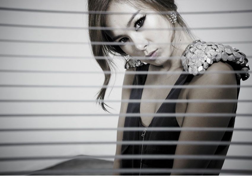 韩国“电音女王”蔡妍性感写真