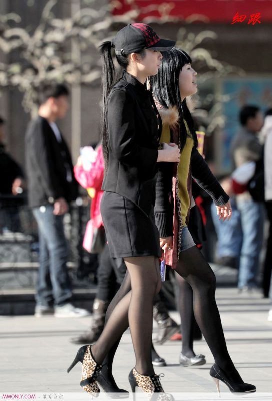 街拍制服美腿美女高清写真