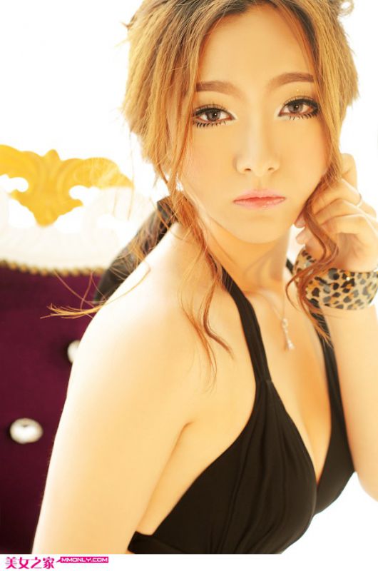 高跟内衣美女私房诱人写真