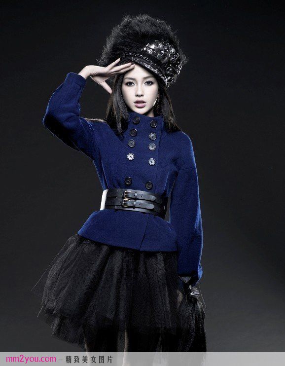 可爱冬日美女私房迷人写真