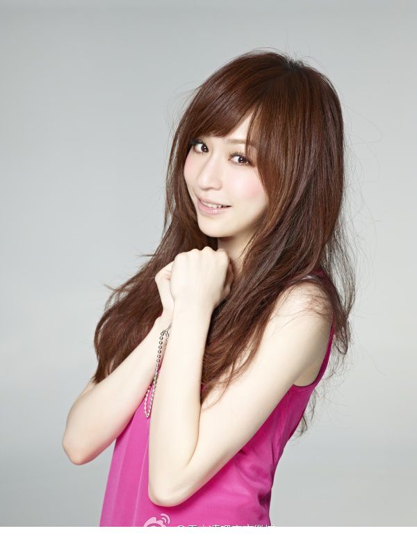 甜美台湾女星王心凌迷人写真