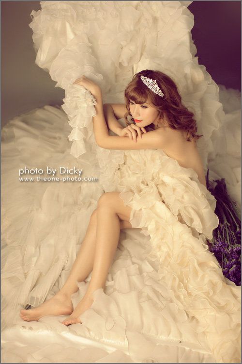 性感蕾丝美女私房露美背高清写真