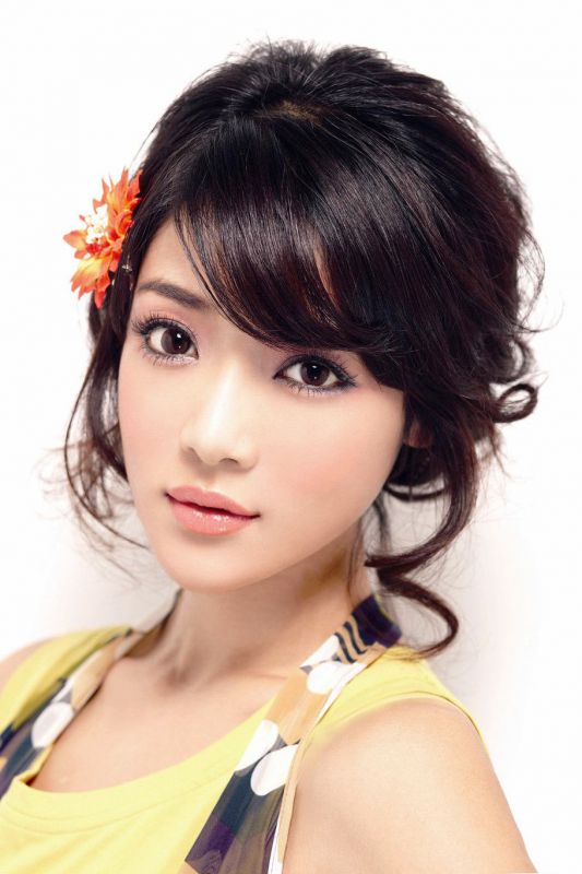 内地女演员邓家佳高清写真