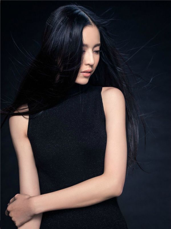 氧气美女温心黑色短裙迷人写真