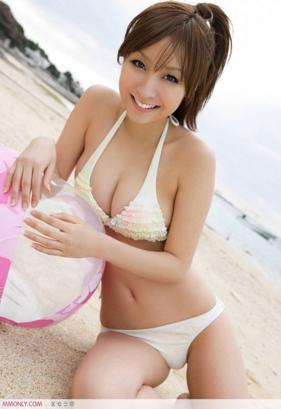 极品日本女优木口亚矢户外诱人写真