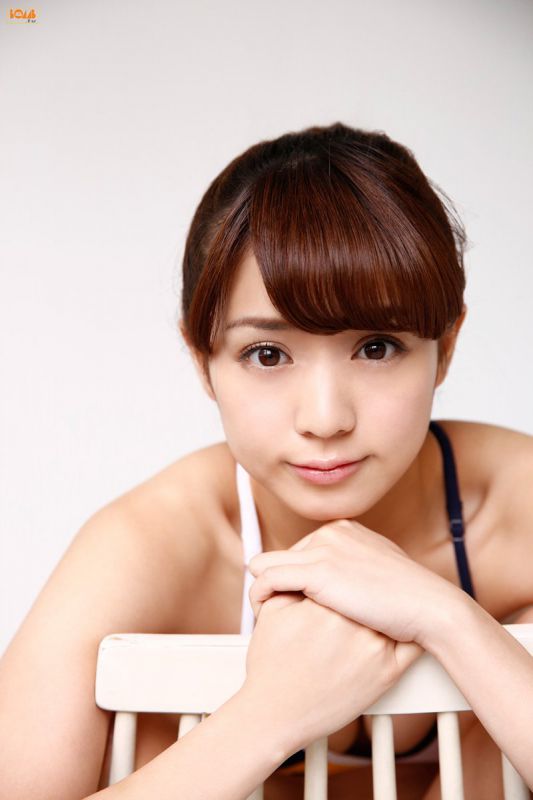 甜美女孩奥仲麻琴性感美胸私房照