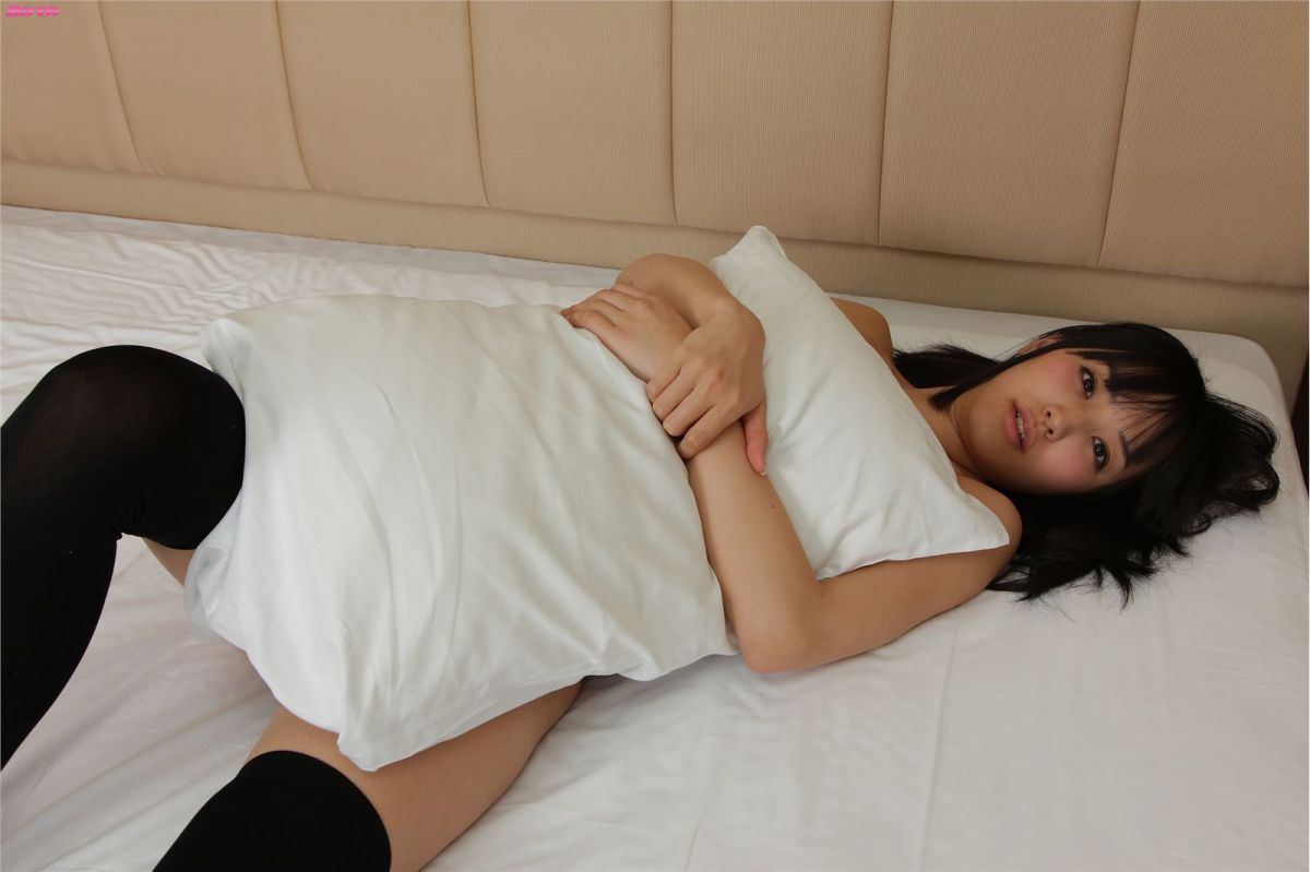 黑色内衣美女浜田由梨床上诱惑写真