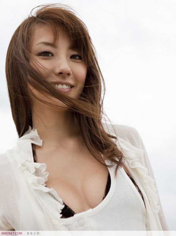 日本内衣美眉山本梓私房写真