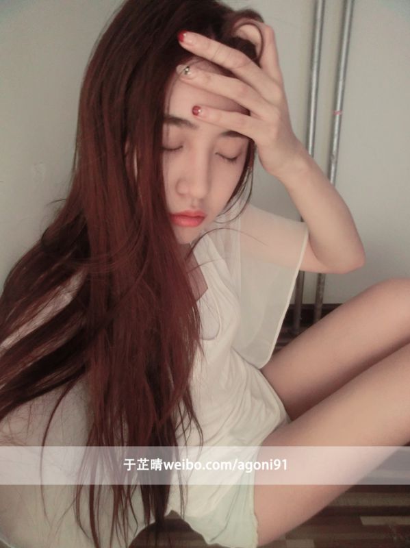 90后嫩模于芷晴性感私房照