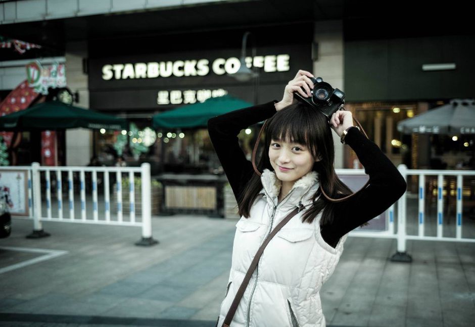 长发美女何泓姗清新迷人写真