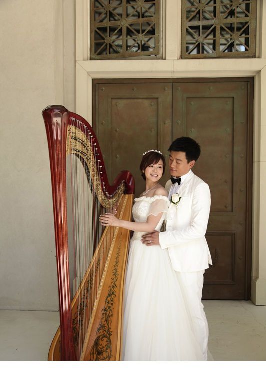 佟大为携老婆关悦拍摄居家生活照