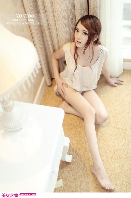 性感迷人短裙美女私房秀美背高清写真