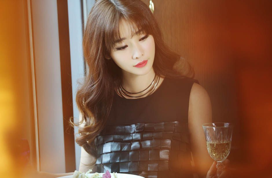 气质美女柳岩时尚写真大片