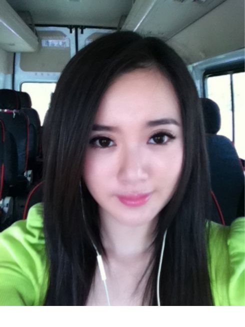江铠同甜美生活自拍照
