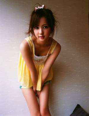 日本美女佐佐木希泳装诱人写真