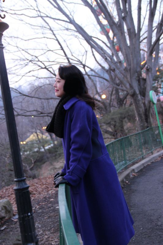 周海媚冬日时尚街头高清写真