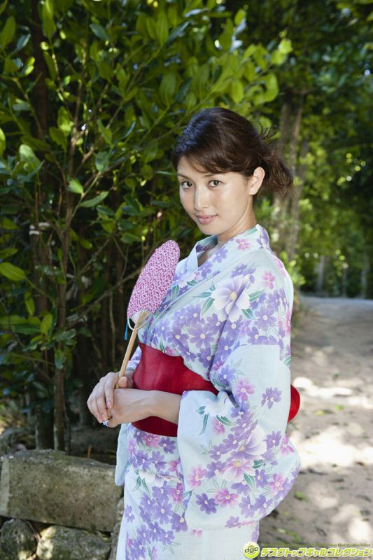 日本少妇桥本爱性感内衣私房照