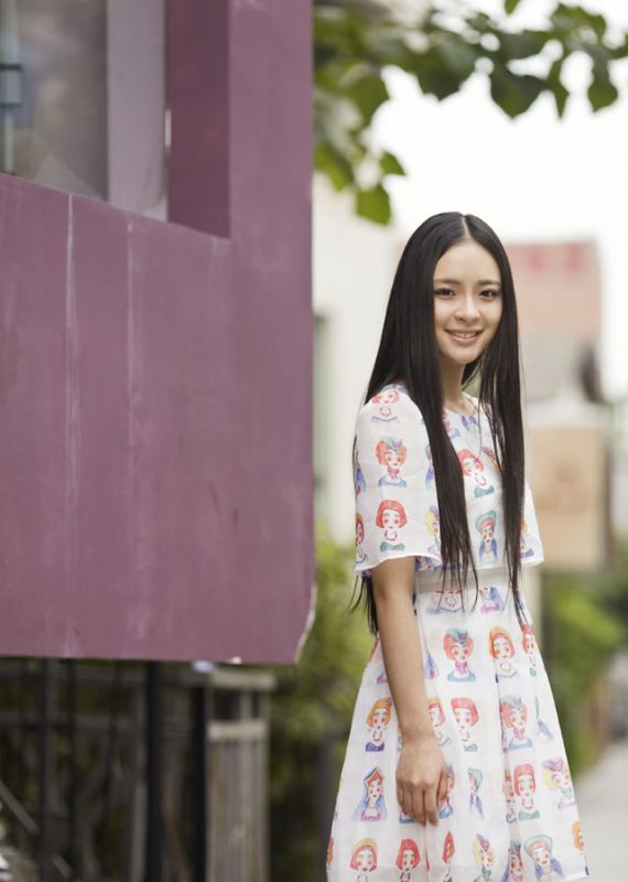 李莎F子唯美时尚街拍大片