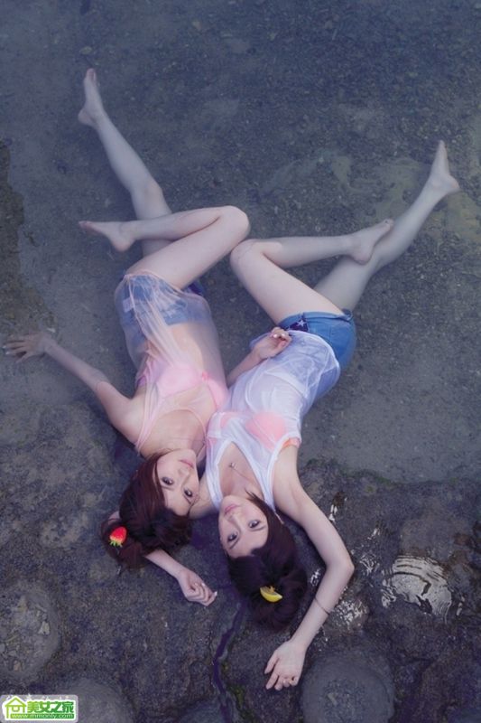 可爱美女By2私房迷人写真