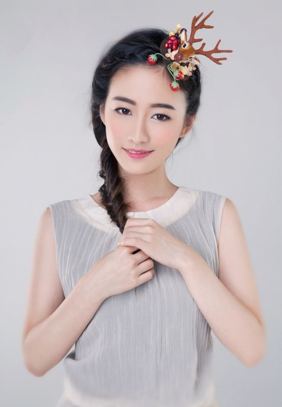 90后女星刘美含清新迷人写真