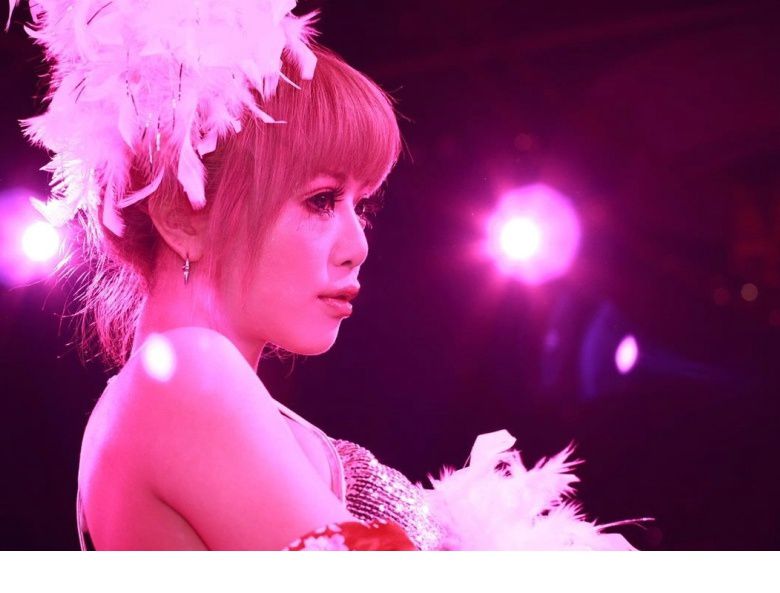 日本美女明星红音萤高清性感写真
