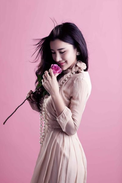 张虹一春日甜美时尚高清写真